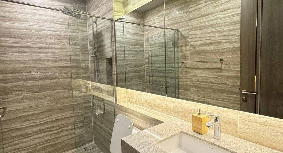 For rent 2 bedrooms condo in Khlong Toei, Bangkok