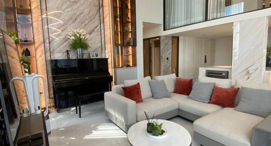 Condo en alquiler de 3 habitaciones en Bang Rak, Bangkok