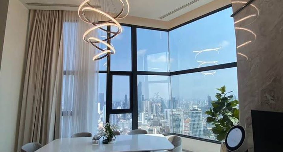 Condo en alquiler de 3 habitaciones en Bang Rak, Bangkok