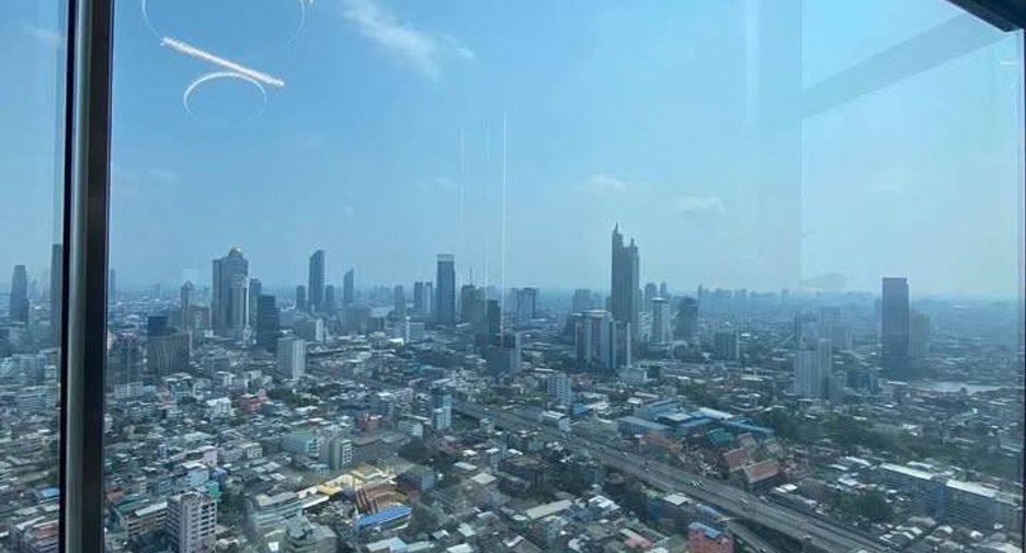 Condo en alquiler de 3 habitaciones en Bang Rak, Bangkok