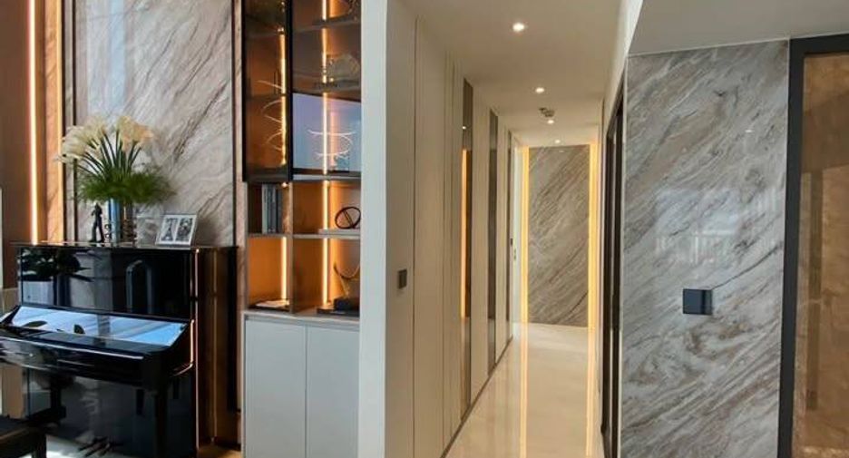Condo en alquiler de 3 habitaciones en Bang Rak, Bangkok