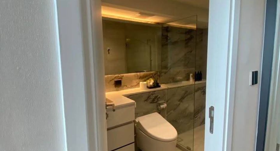 Condo en alquiler de 3 habitaciones en Bang Rak, Bangkok