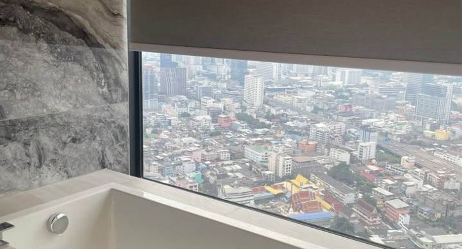 Condo en alquiler de 3 habitaciones en Bang Rak, Bangkok