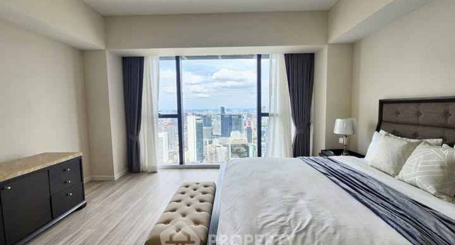 À louer 4 chambres condo à Sathon, Bangkok