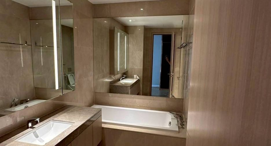 Condo en alquiler de 2 habitaciones en Khlong San, Bangkok