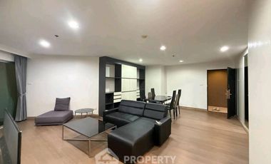 Wohnung zur Miete mit 3 Zimmer in Huai Khwang, Bangkok
