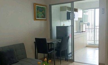 À louer 1 chambre condo à Huai Khwang, Bangkok