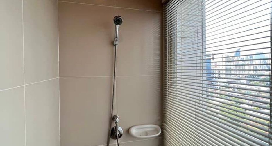 Condo en alquiler y en venta de 2 habitaciones en Watthana, Bangkok