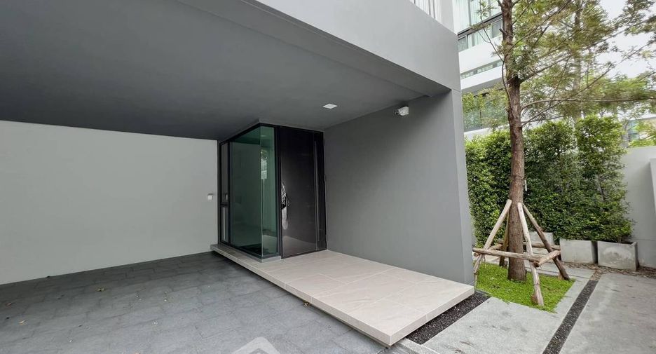 For sale 4 bedrooms house in Saphan Sung, Bangkok