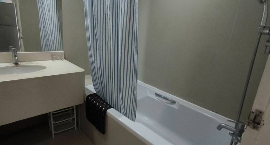 For sale 1 bed condo in Khlong Toei, Bangkok