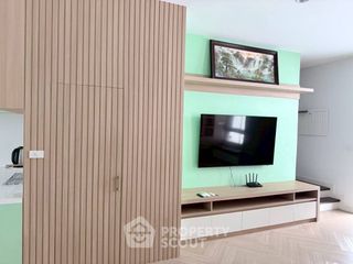 Casa adosada en venta de 3 habitaciones en Phra Khanong, Bangkok