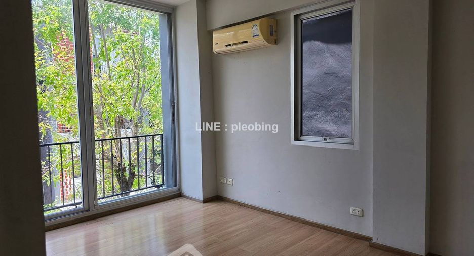 Casa adosada en alquiler y en venta de 3 habitaciones en Khan Na Yao, Bangkok