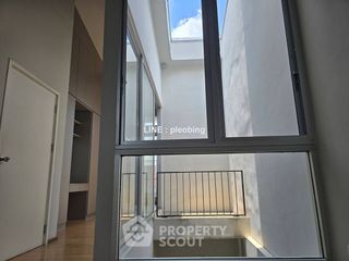 Casa adosada en alquiler y en venta de 3 habitaciones en Khan Na Yao, Bangkok