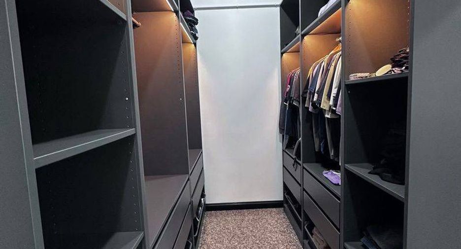 Продажа 4 спальни вилла в Саттахип, Чонбури