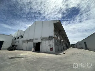 For rent warehouse in Mueang Samut Prakan, Samut Prakan