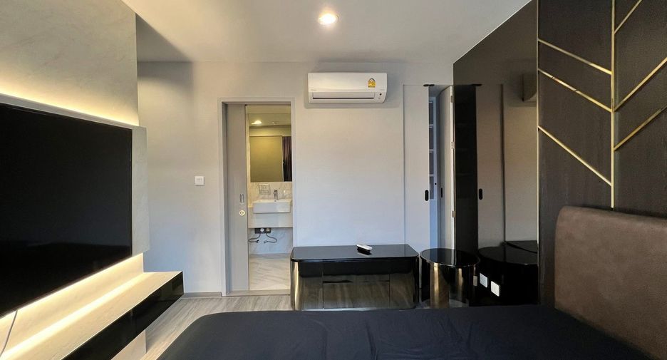 For sale 1 bed condo in Khlong Toei, Bangkok