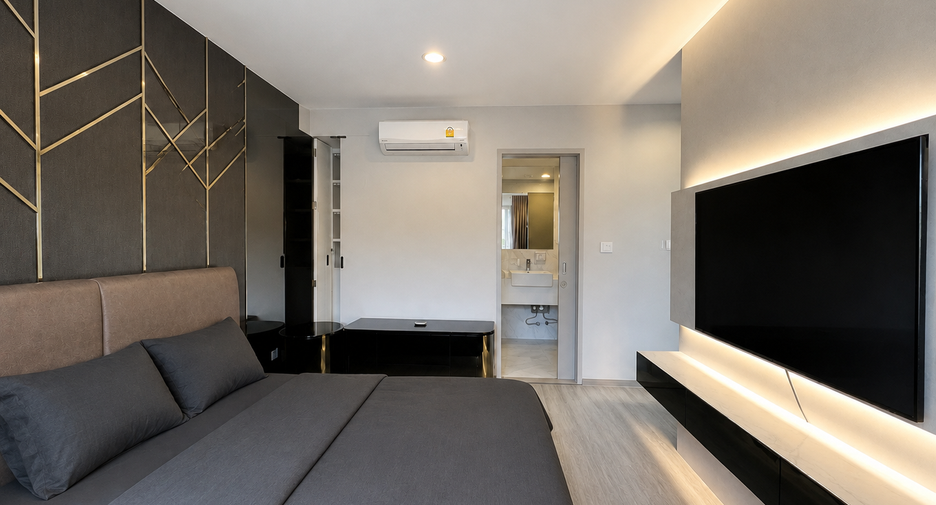 For sale 1 bed condo in Khlong Toei, Bangkok