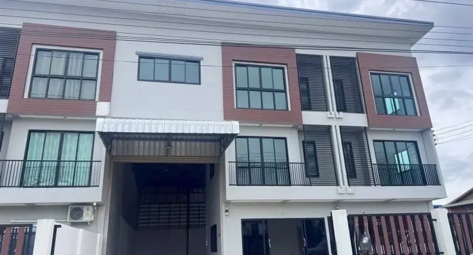 Almacén en alquiler en Lam Luk Ka, Pathum Thani