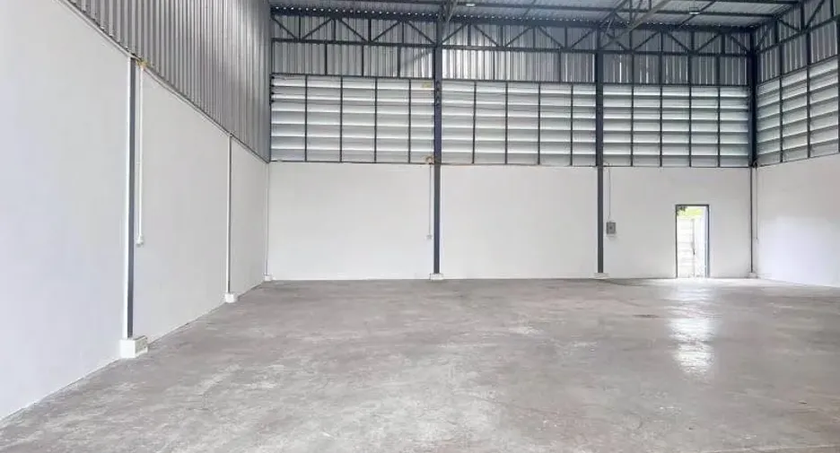 Almacén en alquiler en Lam Luk Ka, Pathum Thani