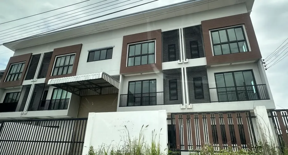 出租 仓库 在 Lam Luk Ka, Pathum Thani