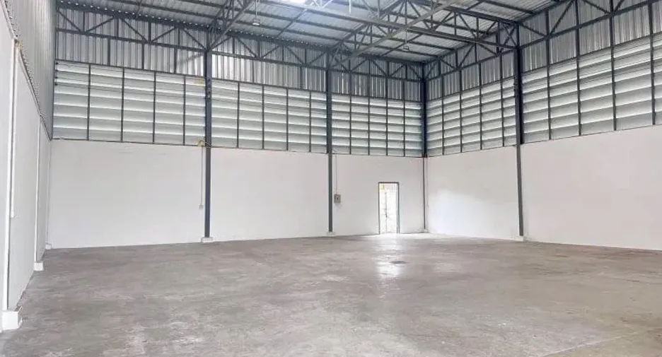 Almacén en alquiler en Lam Luk Ka, Pathum Thani