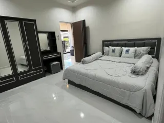 Casa en alquiler de 2 habitaciones en Bang Lamung, Chonburi