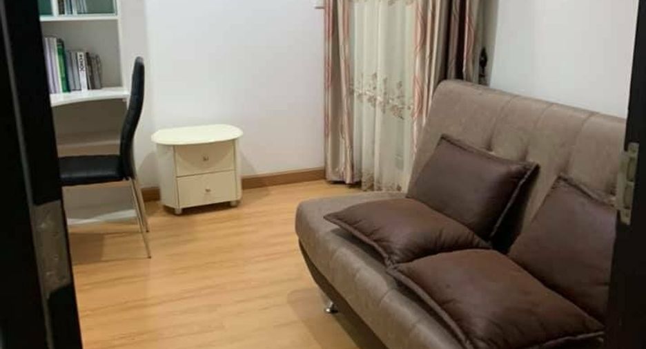 Wohnung zur Miete mit 2 Zimmer in Pathum Wan, Bangkok