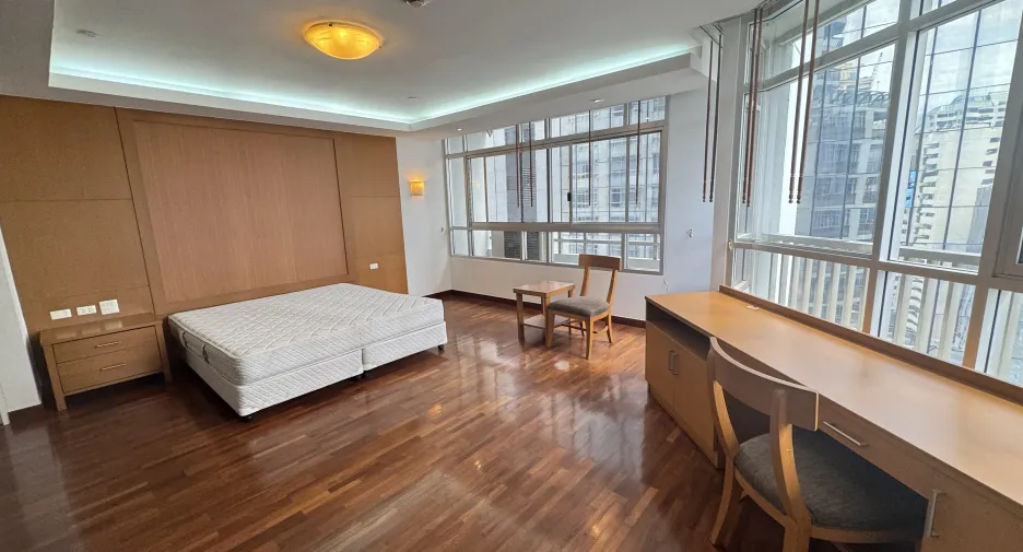 For rent 2 bedrooms apartment in Watthana, Bangkok