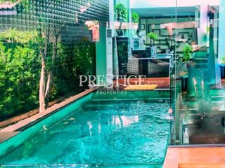 For sale 4 bedrooms house in Watthana, Bangkok
