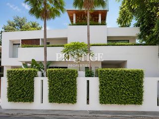 For sale 4 bedrooms house in Watthana, Bangkok