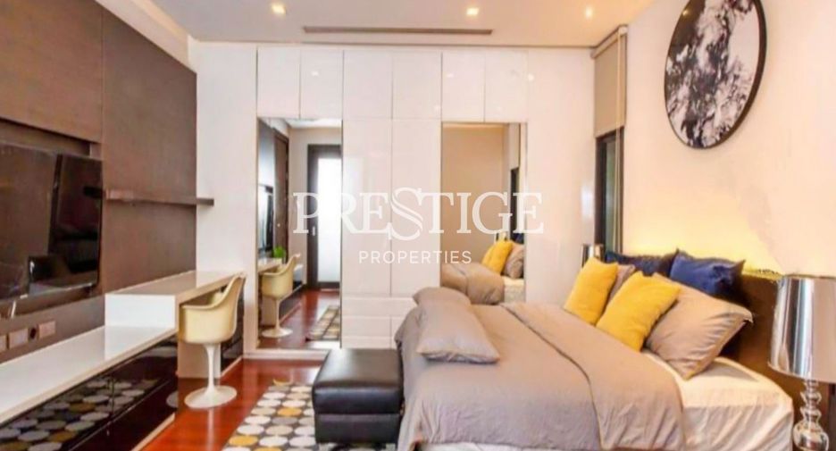 For sale 4 bedrooms house in Watthana, Bangkok