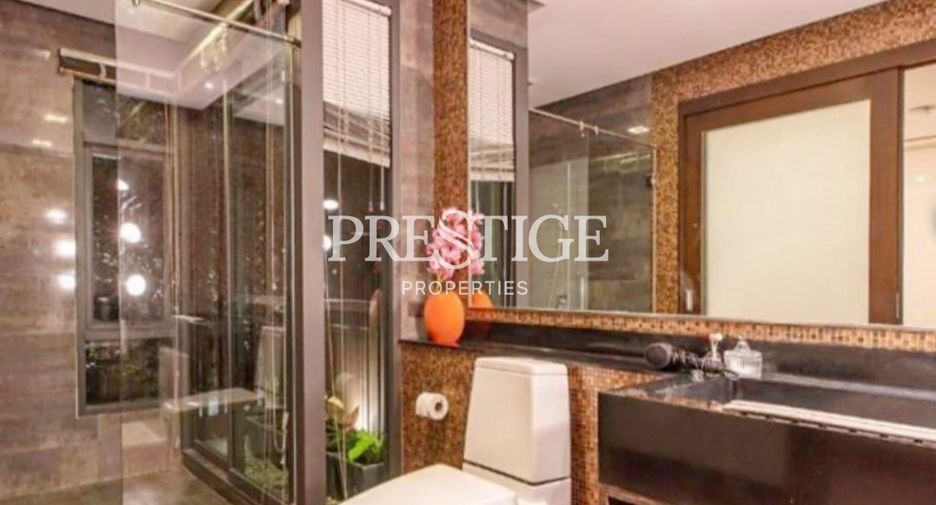 For sale 4 bedrooms house in Watthana, Bangkok