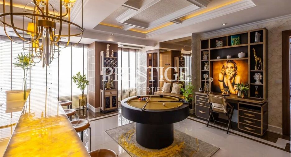 For sale 3 bedrooms condo in Pratumnak, Pattaya