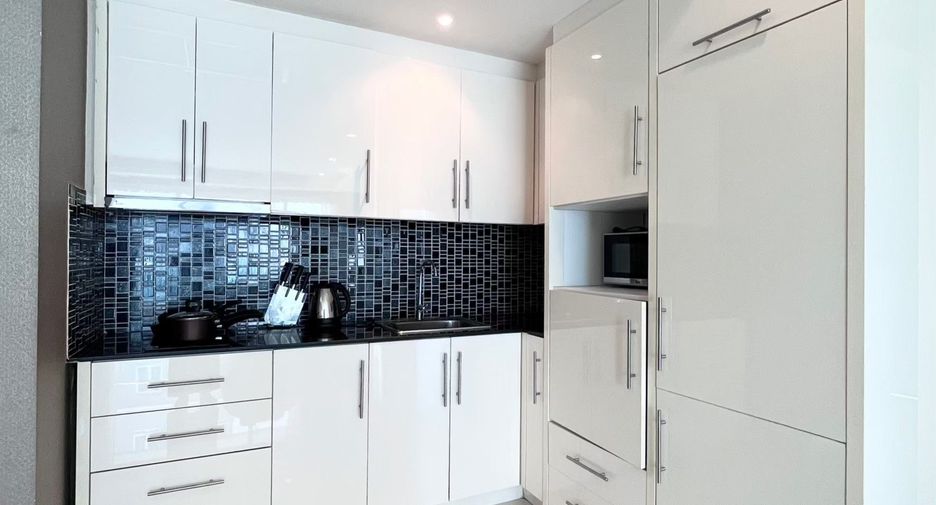 For rent 2 bedrooms condo in Pratumnak, Pattaya
