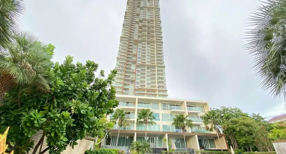 For rent 3 bedrooms condo in Jomtien, Pattaya