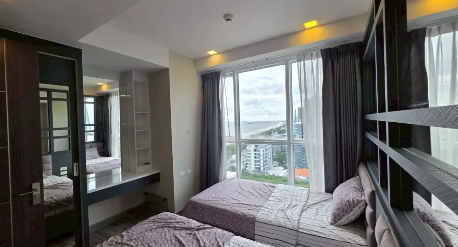 For rent 3 bedrooms condo in Jomtien, Pattaya