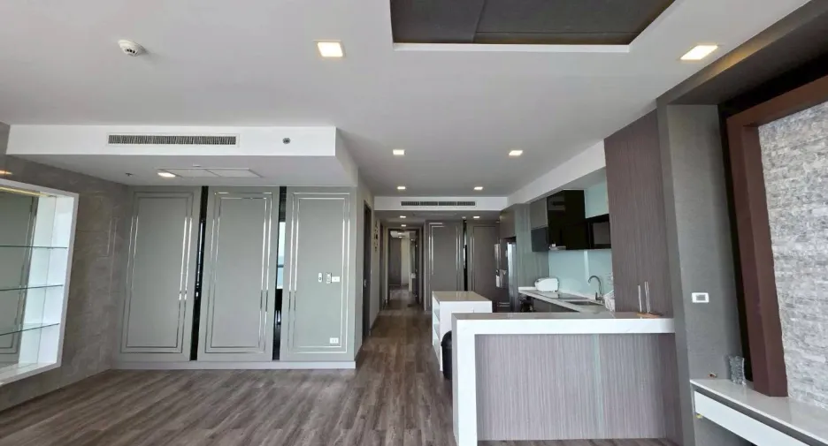 For rent 3 bedrooms condo in Jomtien, Pattaya