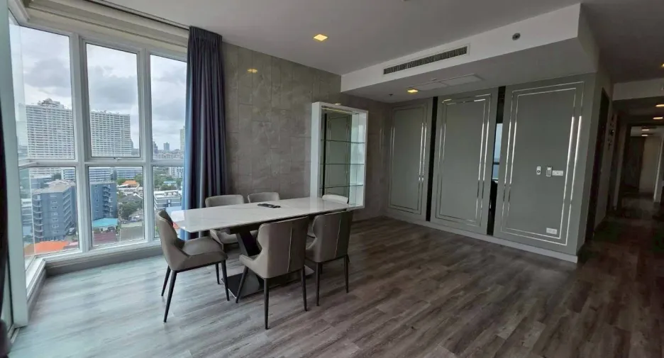 For rent 3 bedrooms condo in Jomtien, Pattaya