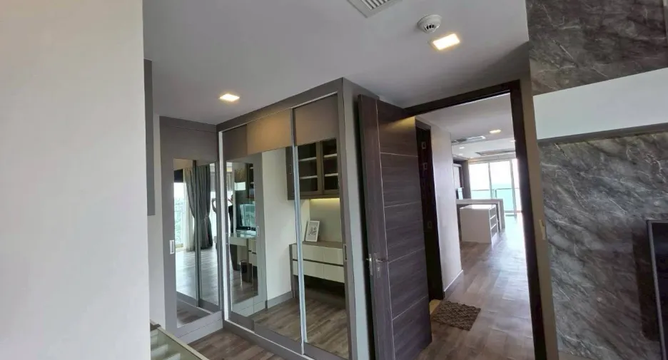 For rent 3 bedrooms condo in Jomtien, Pattaya