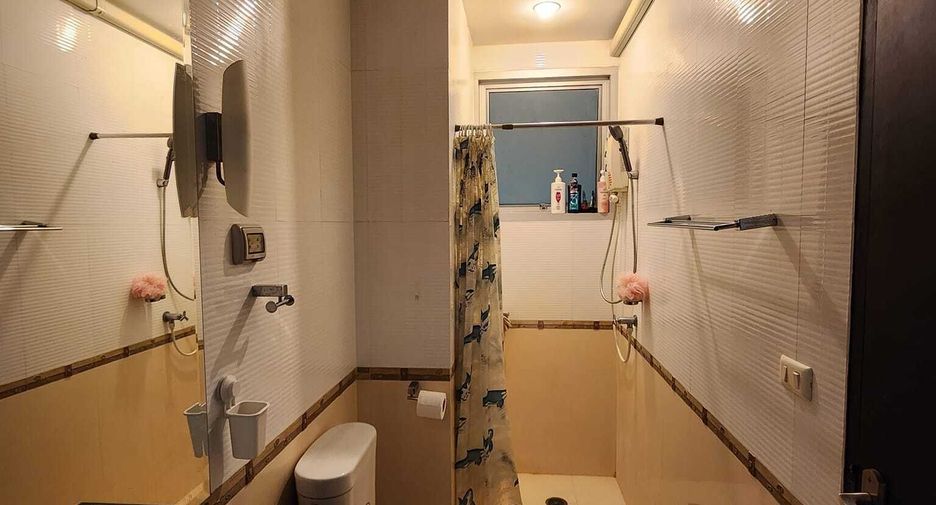 Wohnung zur Miete mit 2 Zimmer in Pathum Wan, Bangkok
