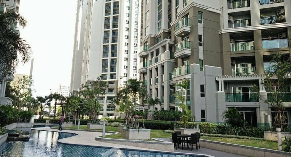 For rent 3 ベッドルーム condo in Huai Khwang, Bangkok