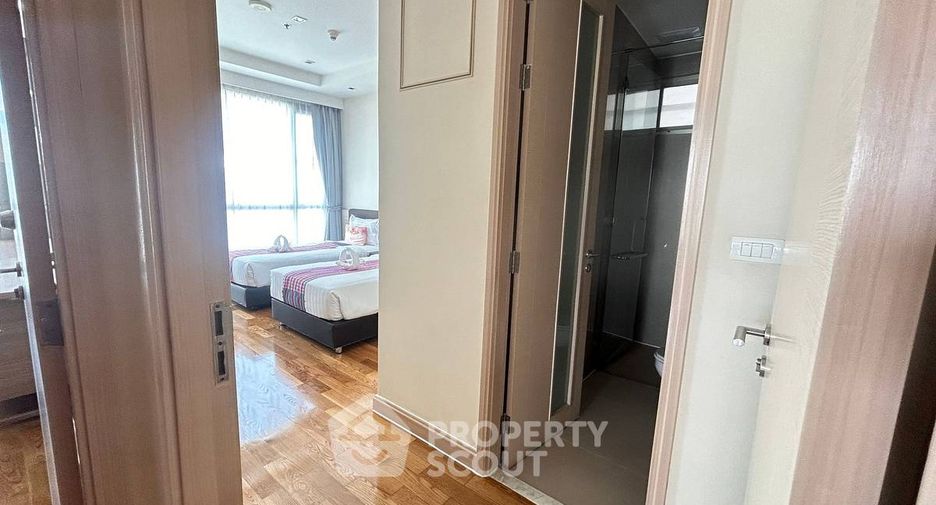 For rent 3 bedrooms apartment in Watthana, Bangkok