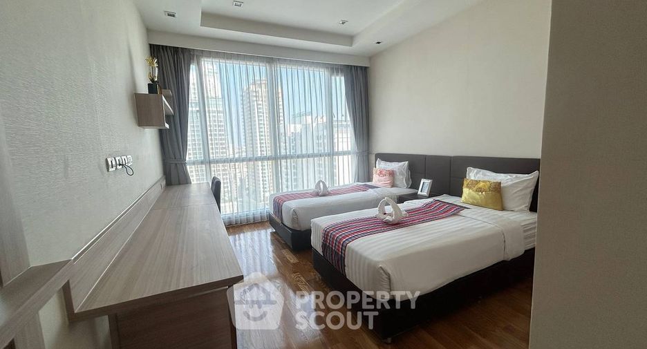 For rent 3 bedrooms apartment in Watthana, Bangkok