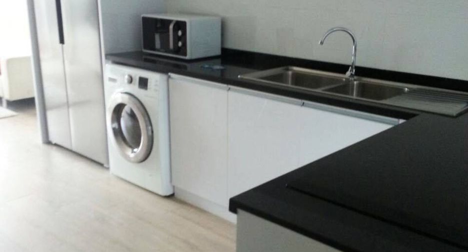 Wohnung zur Miete mit 1 Zimmer in Bang Rak, Bangkok