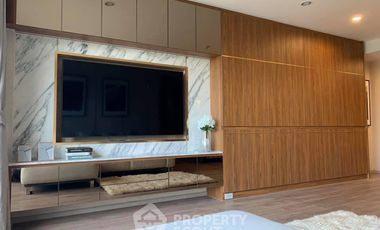 For rent 2 bedrooms condo in Pathum Wan, Bangkok