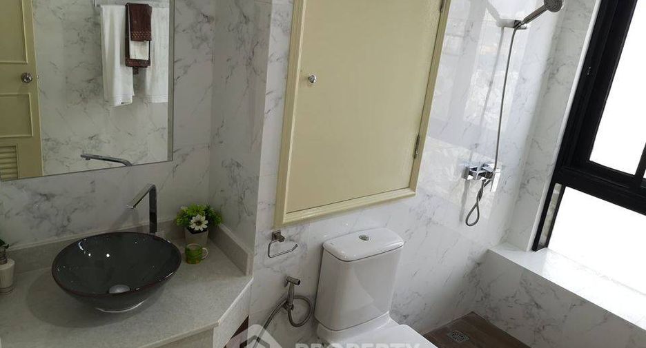 For rent 2 bedrooms condo in Watthana, Bangkok