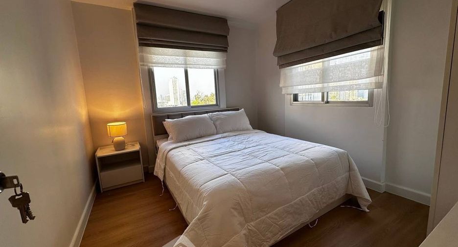 For rent 2 bedrooms condo in Yan Nawa, Bangkok