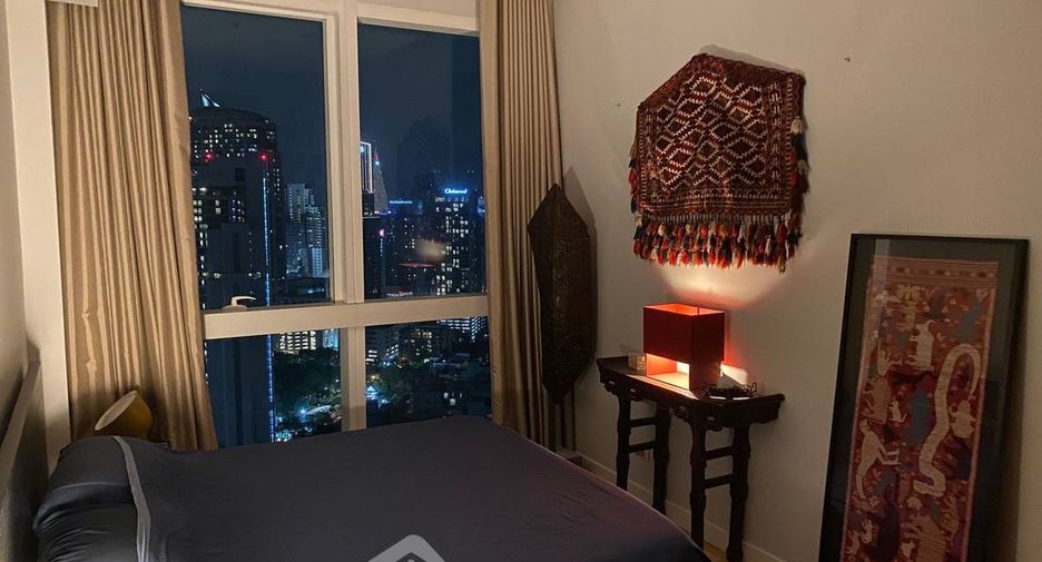 For rent 2 bedrooms condo in Khlong Toei, Bangkok