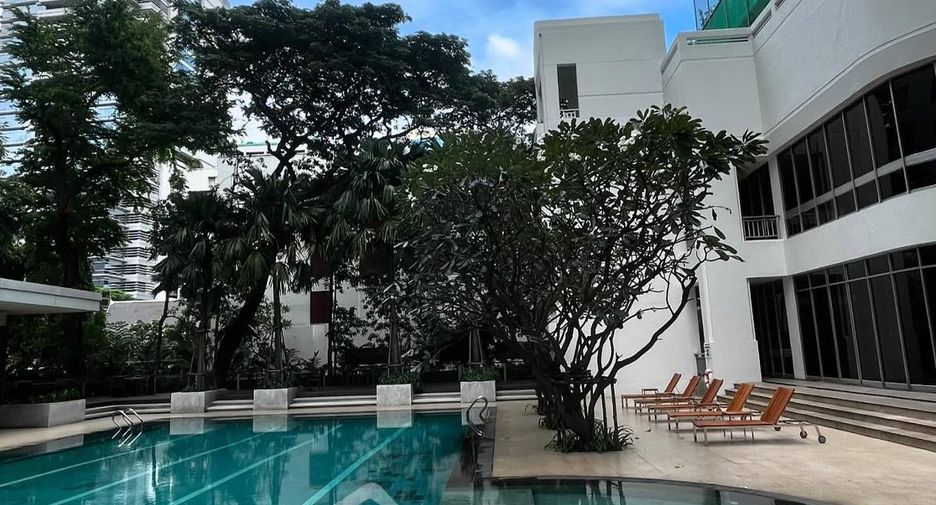 For rent 2 bedrooms condo in Sathon, Bangkok