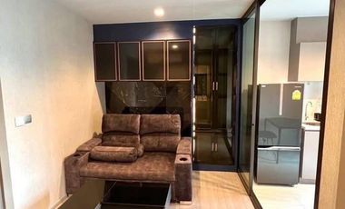 Condo en alquiler de 1 habitaciones en Huai Khwang, Bangkok